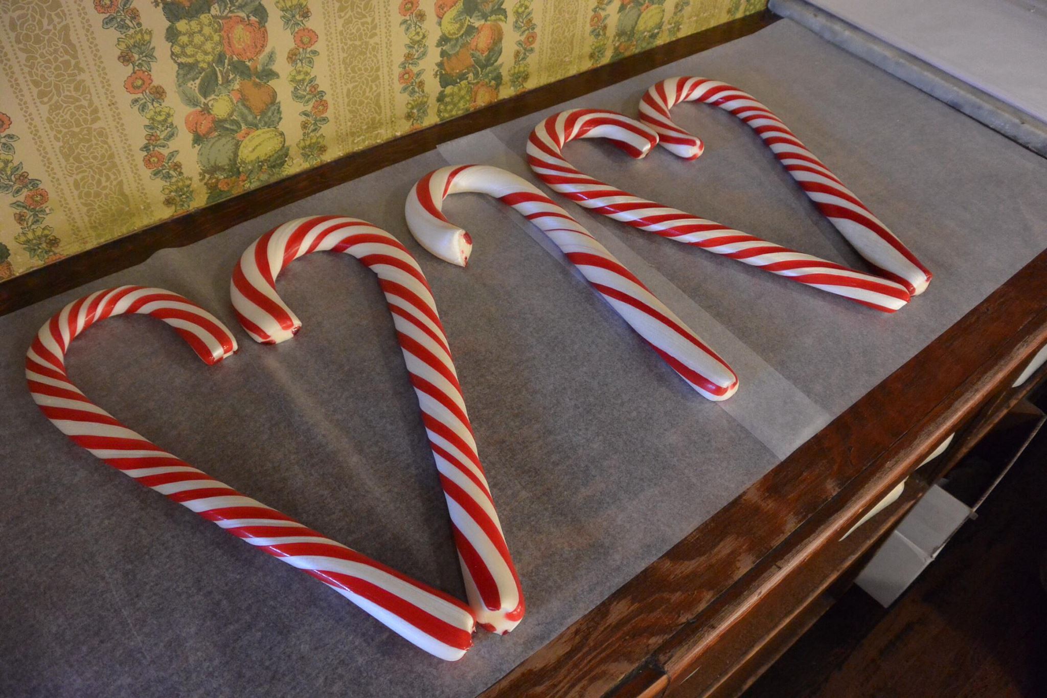 Making Candy Canes The Old Fashioned Way At Nelsons Candy Kitchen In 